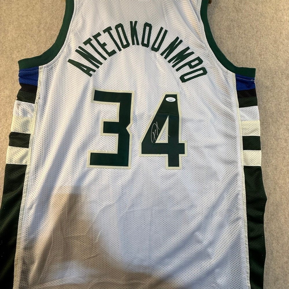Giannis Antetokounmpo Milwaukee Bucks Greek Freak Signed Jersey XL JSA SS54554